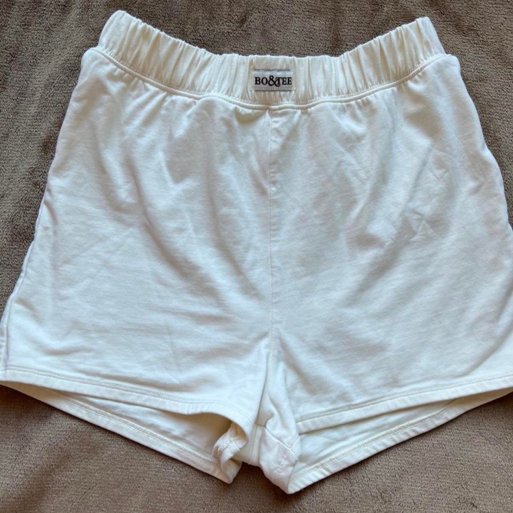 Bo+Tee cream shorts